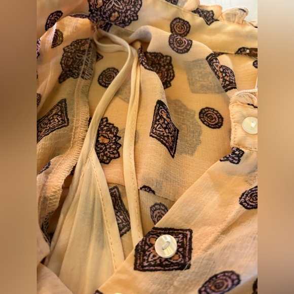 Free People Oversized Button Up Sheer top with layers Ruffled in and Under top - Picture 12 of 12